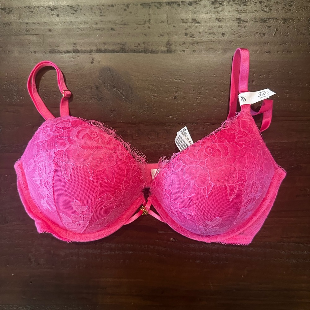 Victoria's Secret Bombshell Lace Push-up 32D - Hot Pink NWT 🩷